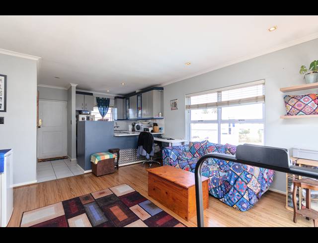 2 BEDROOM APARTMENT FOR SALE IN WEST BEACH
